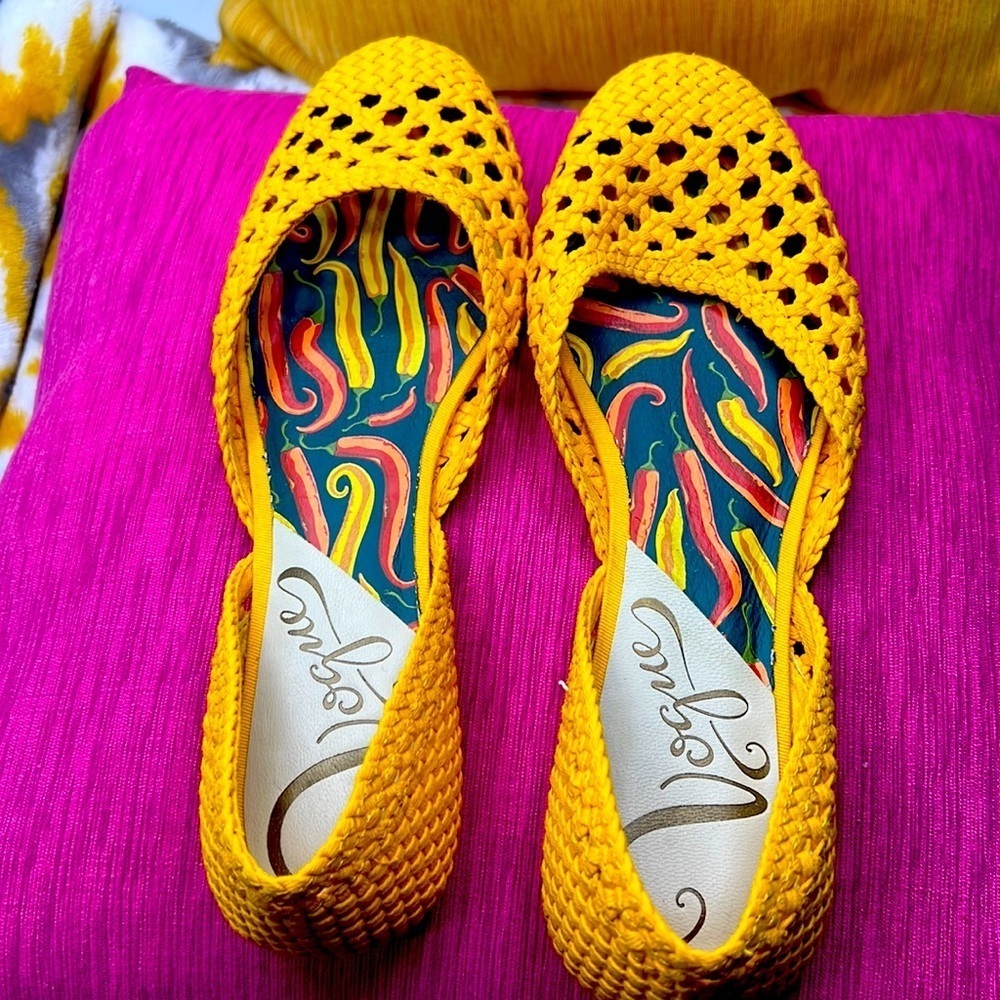Vogue step in size 8  Brand new without the tag